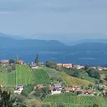 Steirerblicke - Weinstoeckl Hochgrail *
